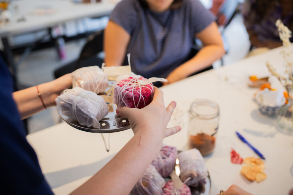 Taller de tintes naturales textiles Tai Dai